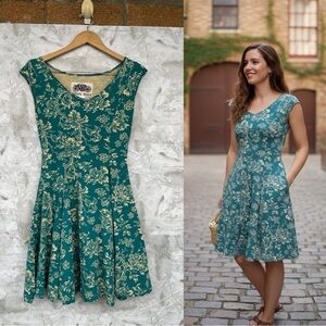 Effie's Heart Teal Floral Dress Vintage
Cottagecore Romantic Aesthetic w/Pockets